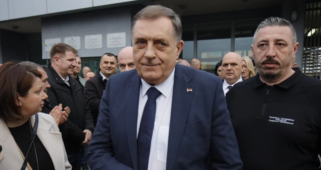 Šta se dešava? – Nervozni Dodik ponižavao svog čovjeka u sudnici: „Vidi dokle ste me doveli“