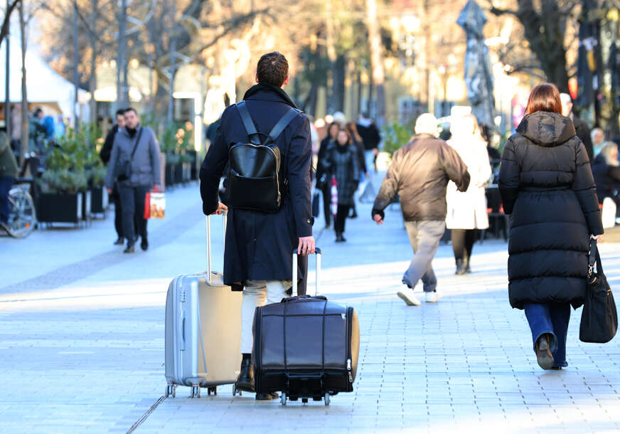 Dječji plač sve tiši, odlazi ko god može: Pogledajte koliko ljudi smo unepovrat izgubili, a ovaj CRNI SCENARIO tek nam predstoji  