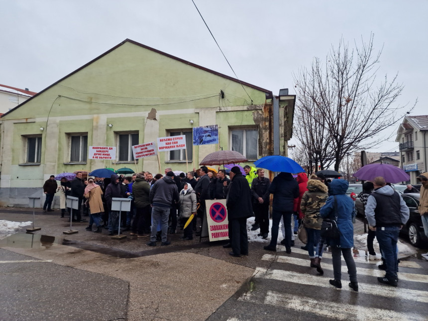 Mreža u kolapsu: Protest mještana loparskih sela