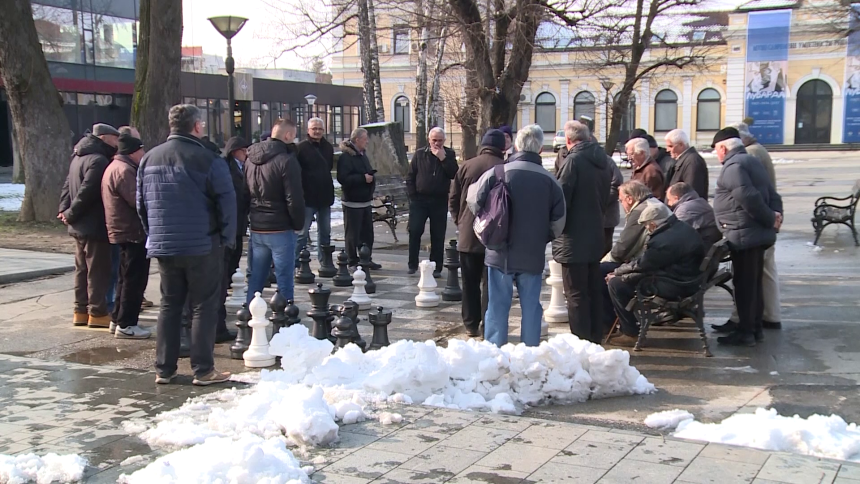 Većina upire prst u izvršnu vlast, a penzioneri?