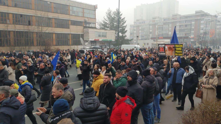 Protest ispred Vlade FBiH zbog minimalne plate