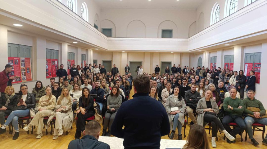 Petrović obećao: Naši studenti će imati podršku grada