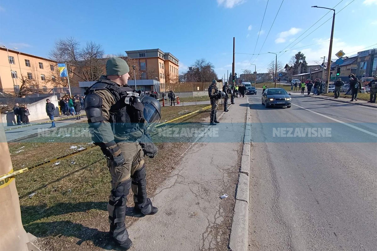 Opsadno stanje pred Sudom BiH