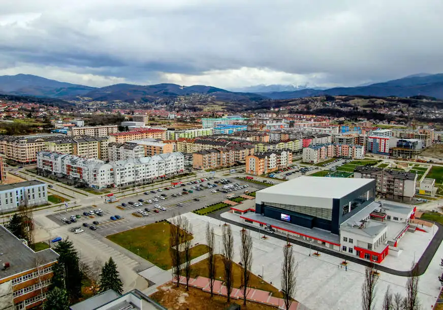 Izvođači ne priđu objektu, a podmetnu svoje papire