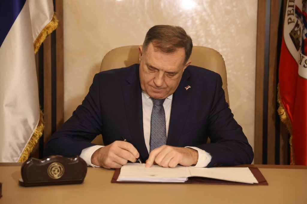 Dodik pomilovao Novićevog rođaka