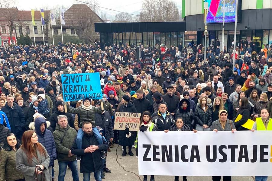 POBUNA U ZENICI: Građani na ulicama, vlast u problemima