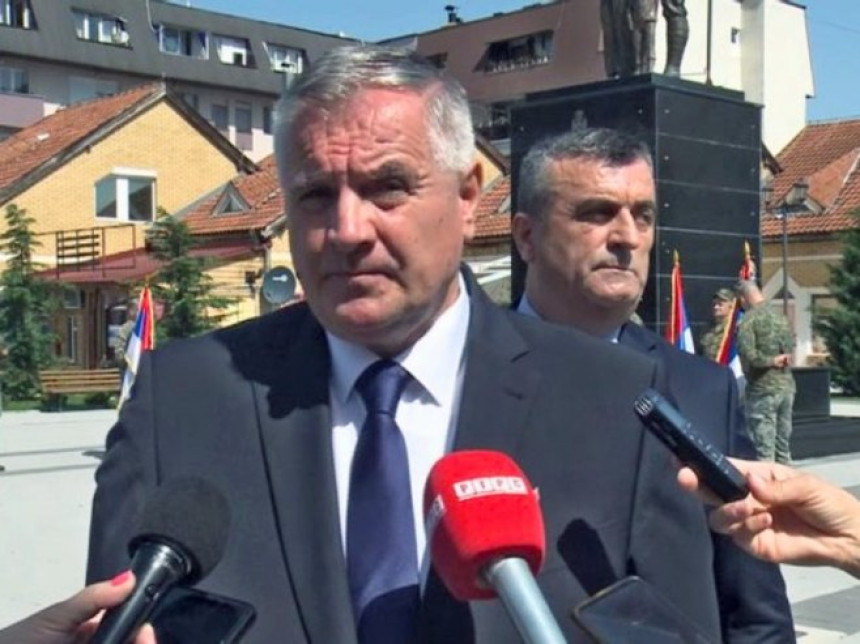 Višković ponovo optužuje i vrijeđa opoziciju u Srpskoj Višković ponovo optužuje i vrijeđa opoziciju u Srpskoj
