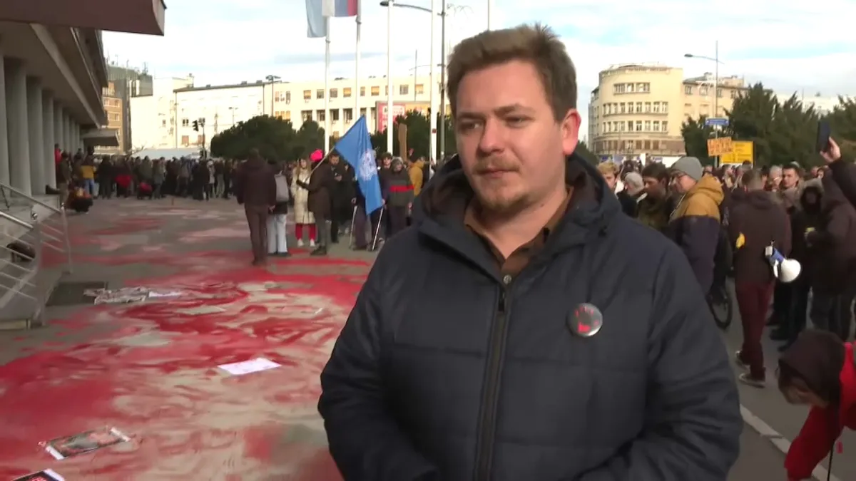 Kućni pritvor i za preostalo troje aktivista iz Novog Sada Kućni pritvor i za preostalo troje aktivista iz Novog Sada
