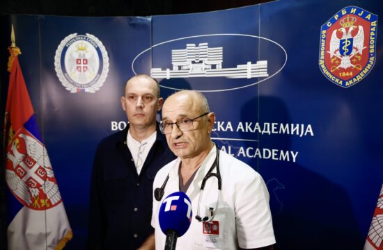 Vučić se iz SAD vratio zbog povišenog krvnog pritiska – opozicija tvrdi da je u pitanju neuspjeh posjete Vučić se iz SAD vratio zbog povišenog krvnog pritiska – opozicija tvrdi da je u pitanju neuspjeh posjete