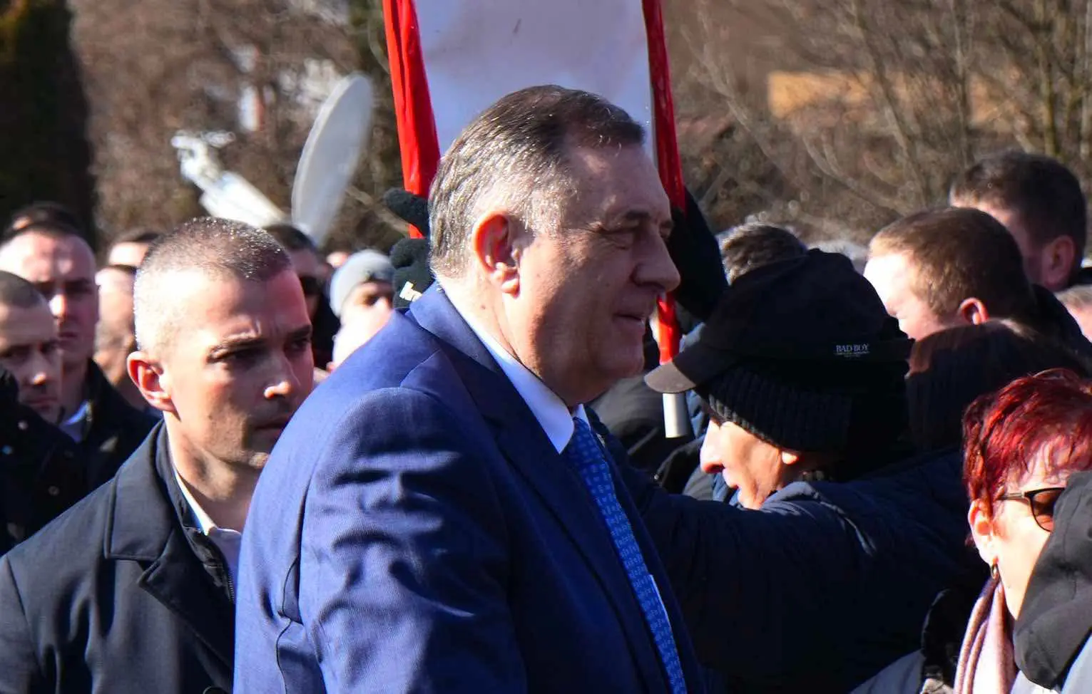 Gardijan: Dodikova porodica pregovarala s visokim zapadnim zvaničnikom o njegovom odlasku Gardijan: Dodikova porodica pregovarala s visokim zapadnim zvaničnikom o njegovom odlasku
