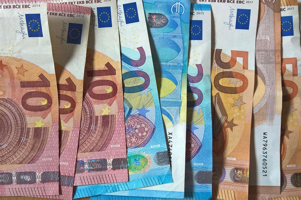 Hrvat otišao da kupi namirnice za roštilj, vratio se kući bogatiji za 400.000 evra Hrvat otišao da kupi namirnice za roštilj, vratio se kući bogatiji za 400.000 evra