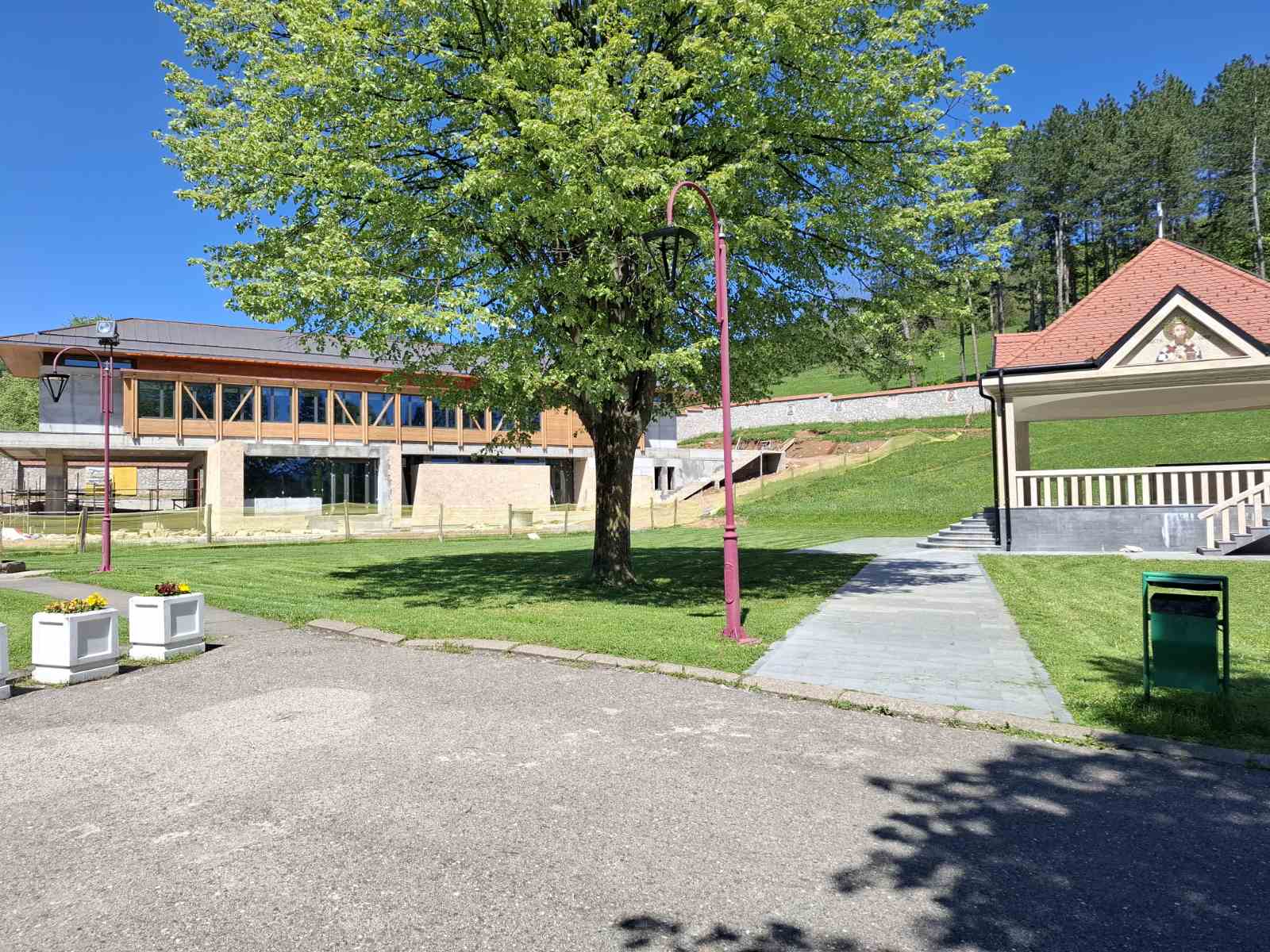 Velika svečanost u Manastiru Lelić, kod Valjeva: Sabor kod svetog Nikolaja Velika svečanost u Manastiru Lelić, kod Valjeva: Sabor kod svetog Nikolaja