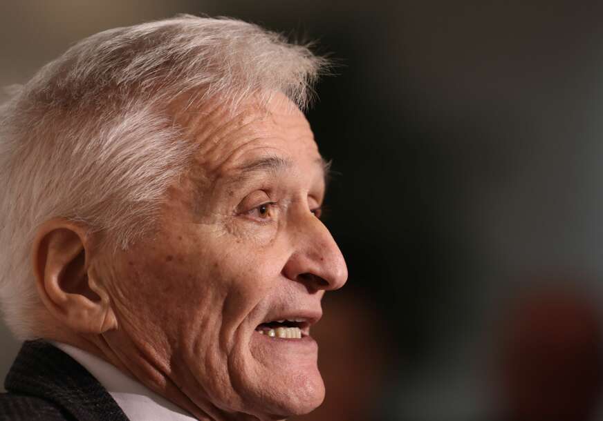 MARATONČEV POČASNI KRUG Nikola Špirić prešao dug put od “Milokrada Duduka”, Alijinih “zlatnih ljiljana” do vječitog funkcionera SNSD