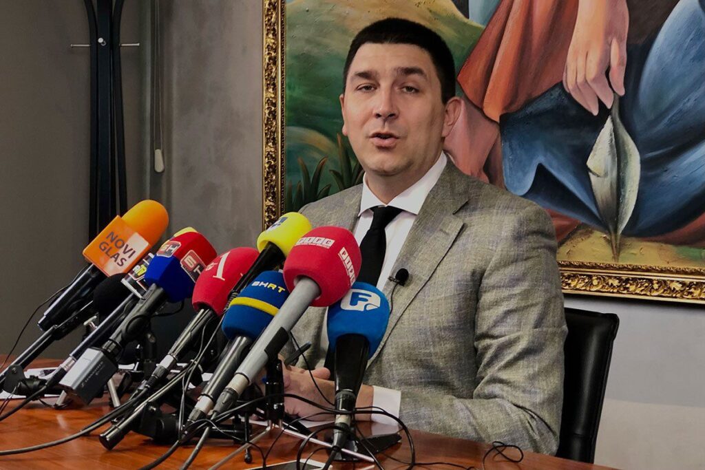 Stevanović plijeni imovinu bijeljinskog preduzeća Stevanović plijeni imovinu bijeljinskog preduzeća
