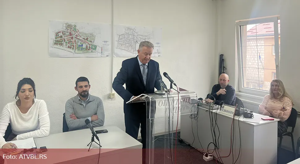 Papović NE DA FOTELJU! SDS oborio dnevni red, sjednica prekinuta Papović NE DA FOTELJU! SDS oborio dnevni red, sjednica prekinuta