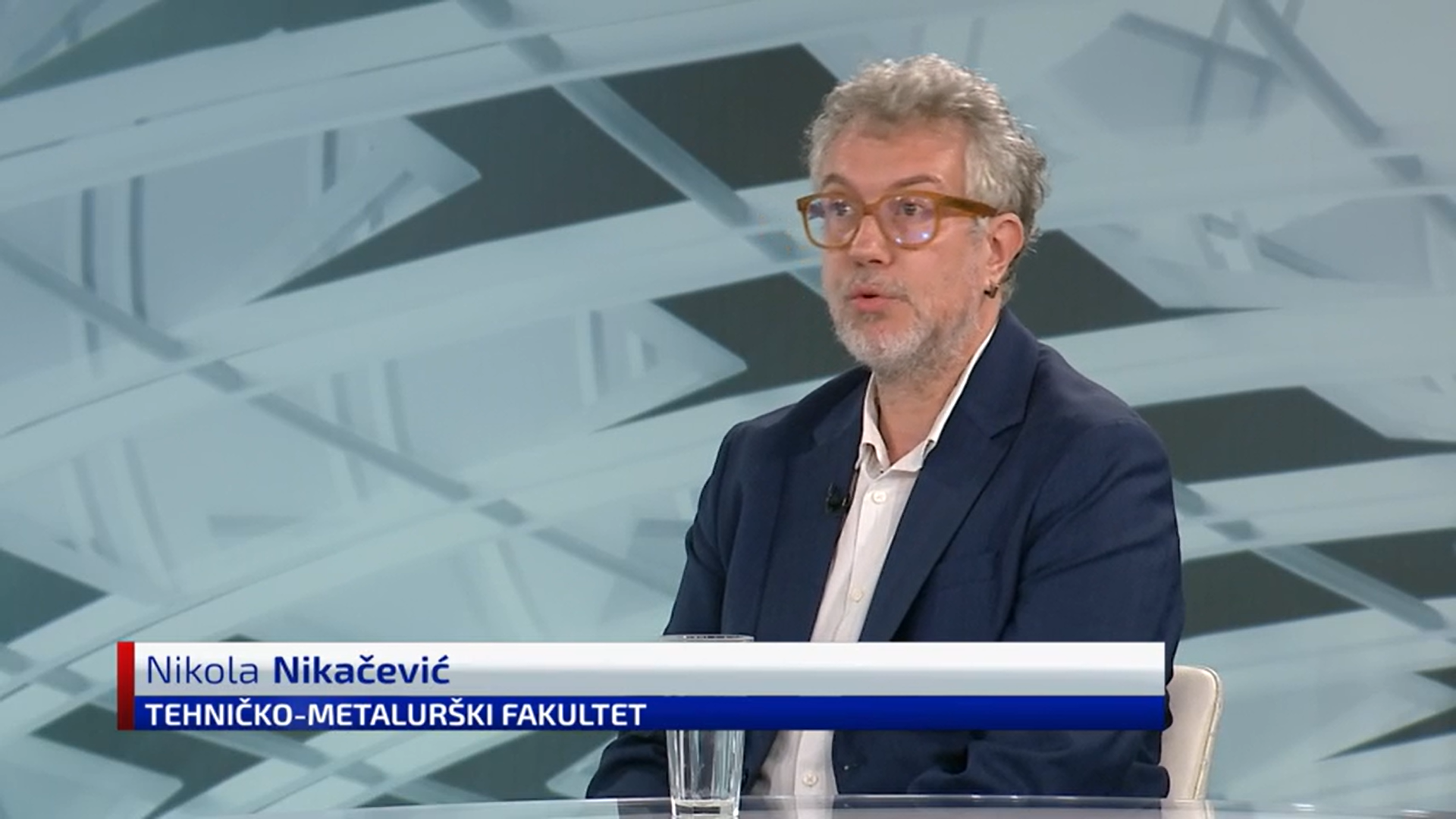 Profesor TMF-a: Vraćanje na nastavu privremeno rešenje i neće odbraniti univerzitet Profesor TMF-a: Vraćanje na nastavu privremeno rešenje i neće odbraniti univerzitet