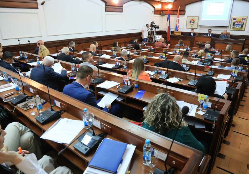BANJALUKA KONAČNO DOBILA BUDŽET Polemika trajala satima, prošao čak 81 amandman koalicione većine, ne i Stanivukovićevi