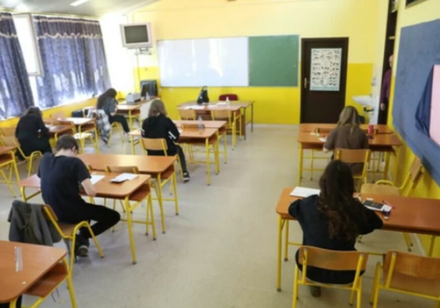 KO ĆE GRADITI SRPSKU Opustjele UČIONICE I AMFITEATRI, iznenadićete se kad vidite kako stojimo sa RADNOM SNAGOM