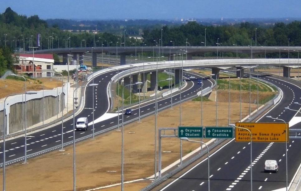 Kilometar autoputa u RS košta od osam do 35 miliona KM Kilometar autoputa u RS košta od osam do 35 miliona KM
