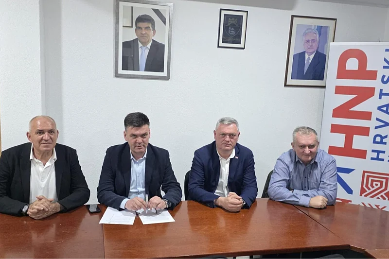 Članovi stranaka unutar HNS-a uputili otvoreno pismo Čoviću: Postavili uslove za nastavak saradnje Članovi stranaka unutar HNS-a uputili otvoreno pismo Čoviću: Postavili uslove za nastavak saradnje