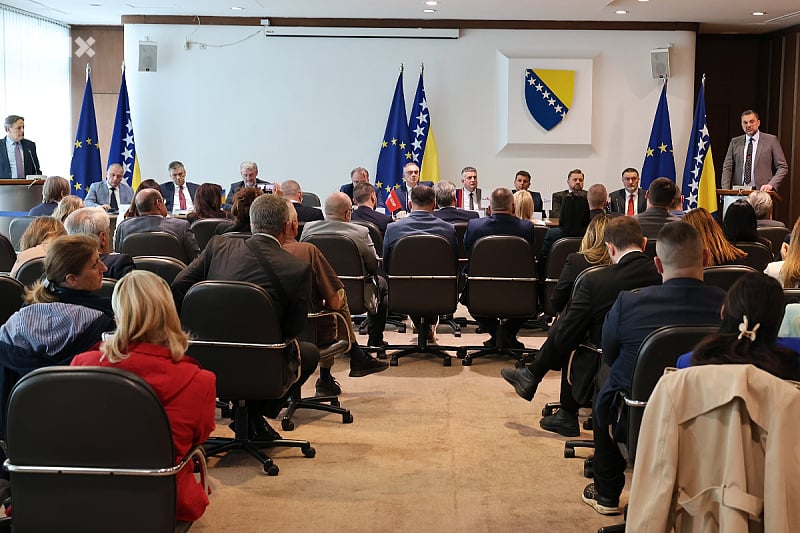 Da li najnoviji sporazum stranaka u BiH može donijeti promjenu: Optimizam bez realnog utemeljenja Da li najnoviji sporazum stranaka u BiH može donijeti promjenu: Optimizam bez realnog utemeljenja