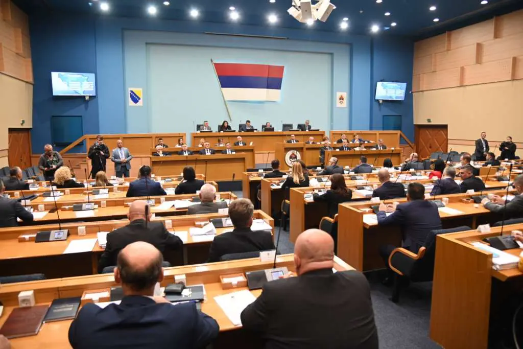 Alarmantno stanje u javnim preduzećima Republike Srpske: Dokument koji ne smije ostati bez odgovora Alarmantno stanje u javnim preduzećima Republike Srpske: Dokument koji ne smije ostati bez odgovora