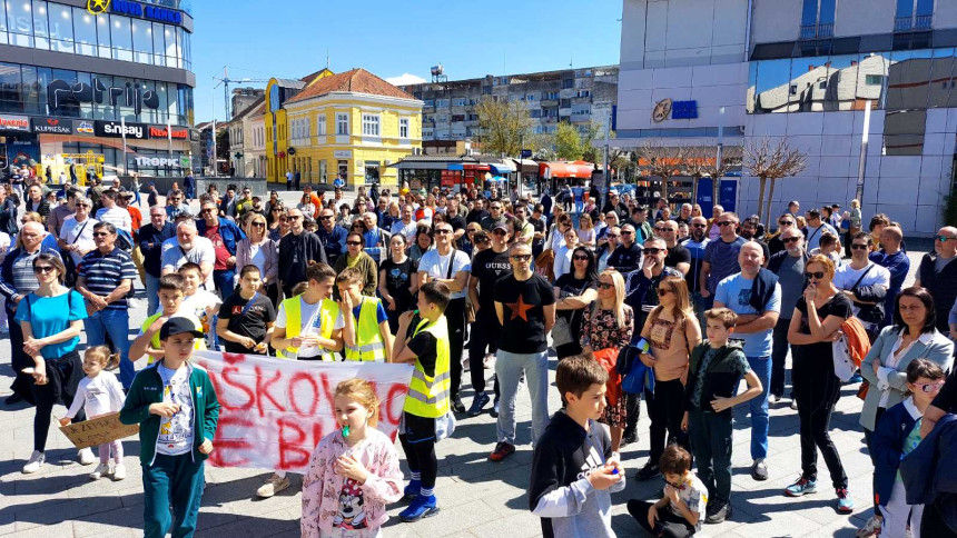 Građani Prijedora poručuju vlastima: Dišemo isti zrak, udišemo isti sumpor! Građani Prijedora poručuju vlastima: Dišemo isti zrak, udišemo isti sumpor!