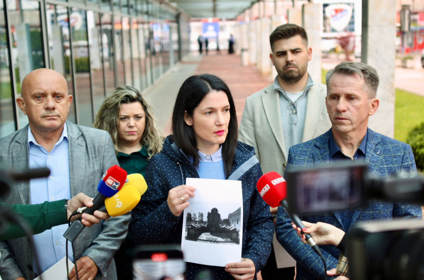 Svi ćute na sraman akt o uklanjanju srpskih spomenika. Da li je u tim „svi“ i Vučić? Svi ćute na sraman akt o uklanjanju srpskih spomenika. Da li je u tim „svi“ i Vučić?