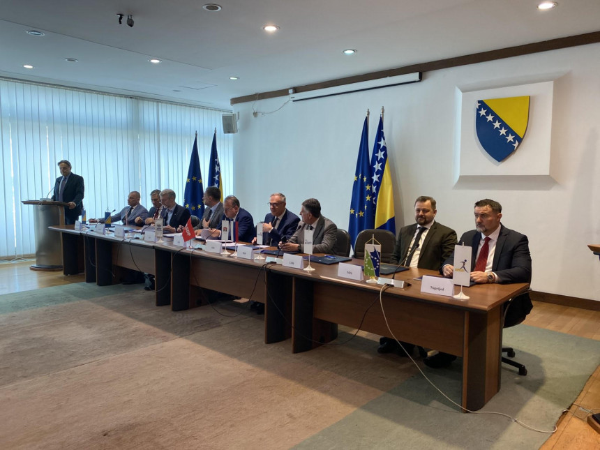 Potpisana platforma za mir, stabilizaciju i evropsku budućnost (UŽIVO) Potpisana platforma za mir, stabilizaciju i evropsku budućnost (UŽIVO)