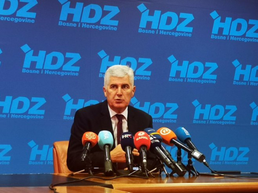 Oglasio se Čović: Usvojimo izborni i zakone o VSTS i Sudu Oglasio se Čović: Usvojimo izborni i zakone o VSTS i Sudu
