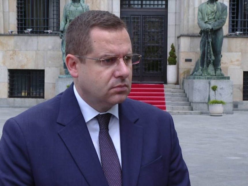 SNSD počeo da moli za razgovor bez kažnjavanja?! SNSD počeo da moli za razgovor bez kažnjavanja?!