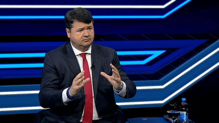Prof. Petrov: Naivno je misliti da će Amerika ili Rusija riješiti naše probleme Prof. Petrov: Naivno je misliti da će Amerika ili Rusija riješiti naše probleme