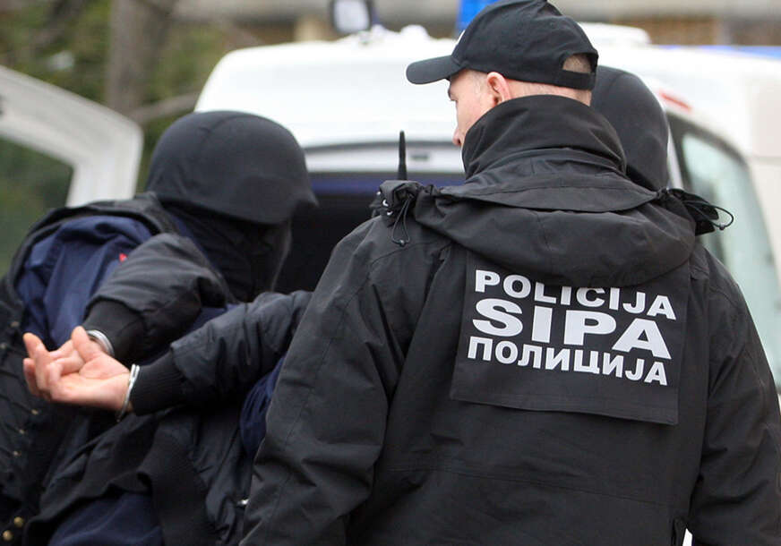 Pretresi u Banjaluci, Bijeljini, Zenici i Mostaru: SIPA u akciji „Potencijal“ UHAPSILA 6 OSOBA, osumnjičeni za ORGANIZOVANI KRIMINAL