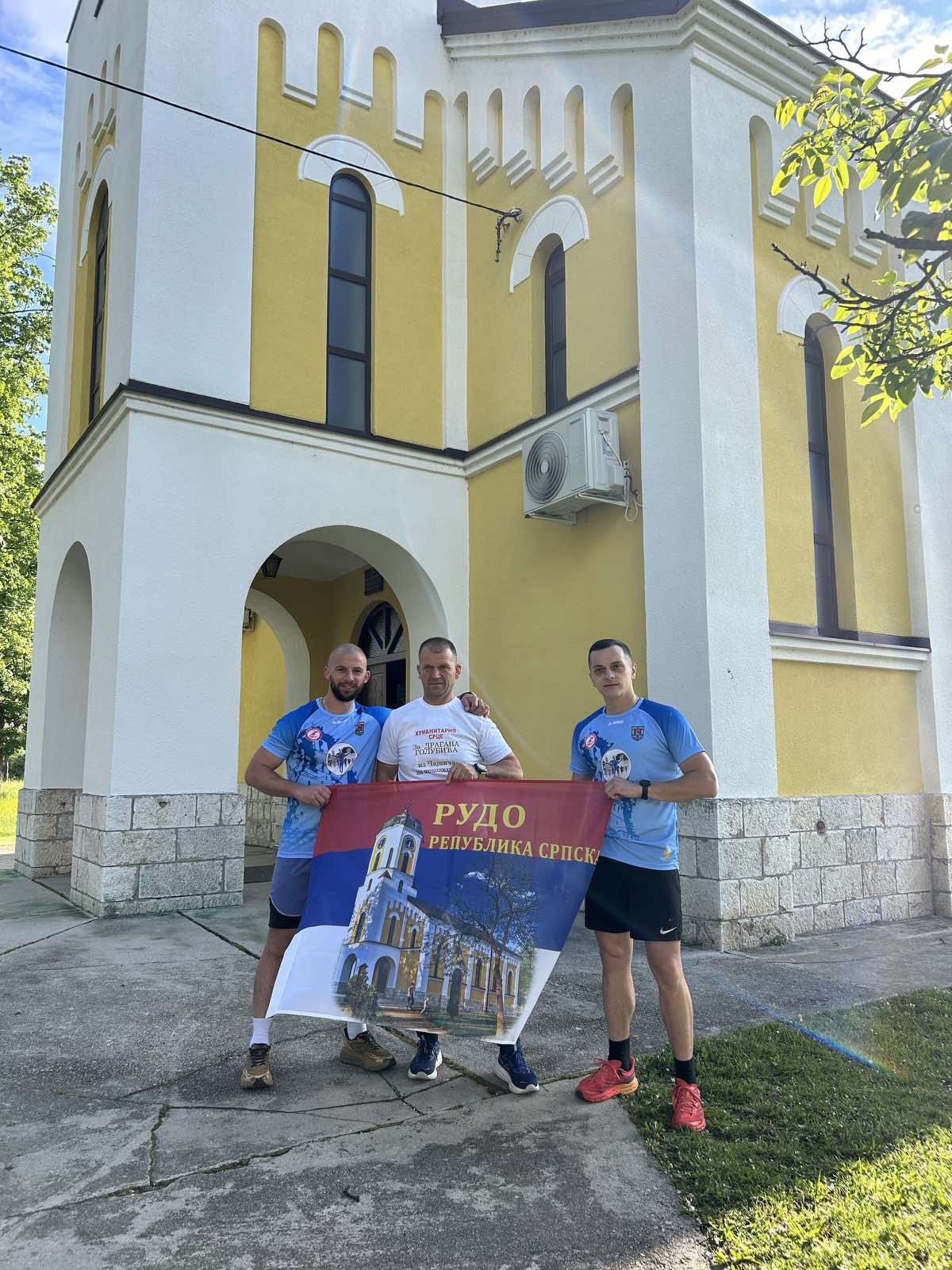 Rudjani David Ćiković, Aleksandar Spasojević i Branislav Milošević trče 250 kilometara do Ostroga, imaju razlog vrijedan divljenja