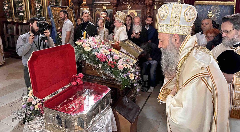 Patrijarh da se odluči je li desnica ili ljevica Patrijarh da se odluči je li desnica ili ljevica
