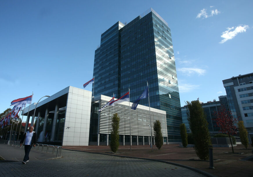 „CILJ IM JE CENTRALIZACIJA“ Iz Vlade Srpske poručili da je Ustavni sud BiH sluga OHR, pa se osvrnuli na „družbu“ bošnjačkih i stranih sudija