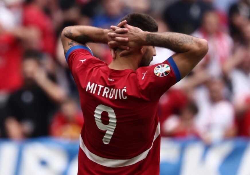 Aleksandar Mitrović SVE BLIŽI FENERBAHČEU: Srpski napadač pred dogovorom sa Murinjovim timom, Tadić i Džeko imali ključnu ulogu u odluci