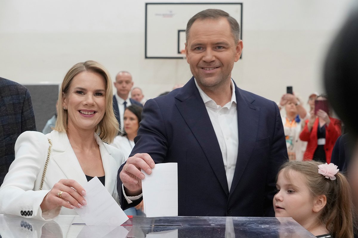 Ko je Karol Navrocki: Od huligana do predsjednika, umanjivao antifašizam u Jugoslaviji Ko je Karol Navrocki: Od huligana do predsjednika, umanjivao antifašizam u Jugoslaviji