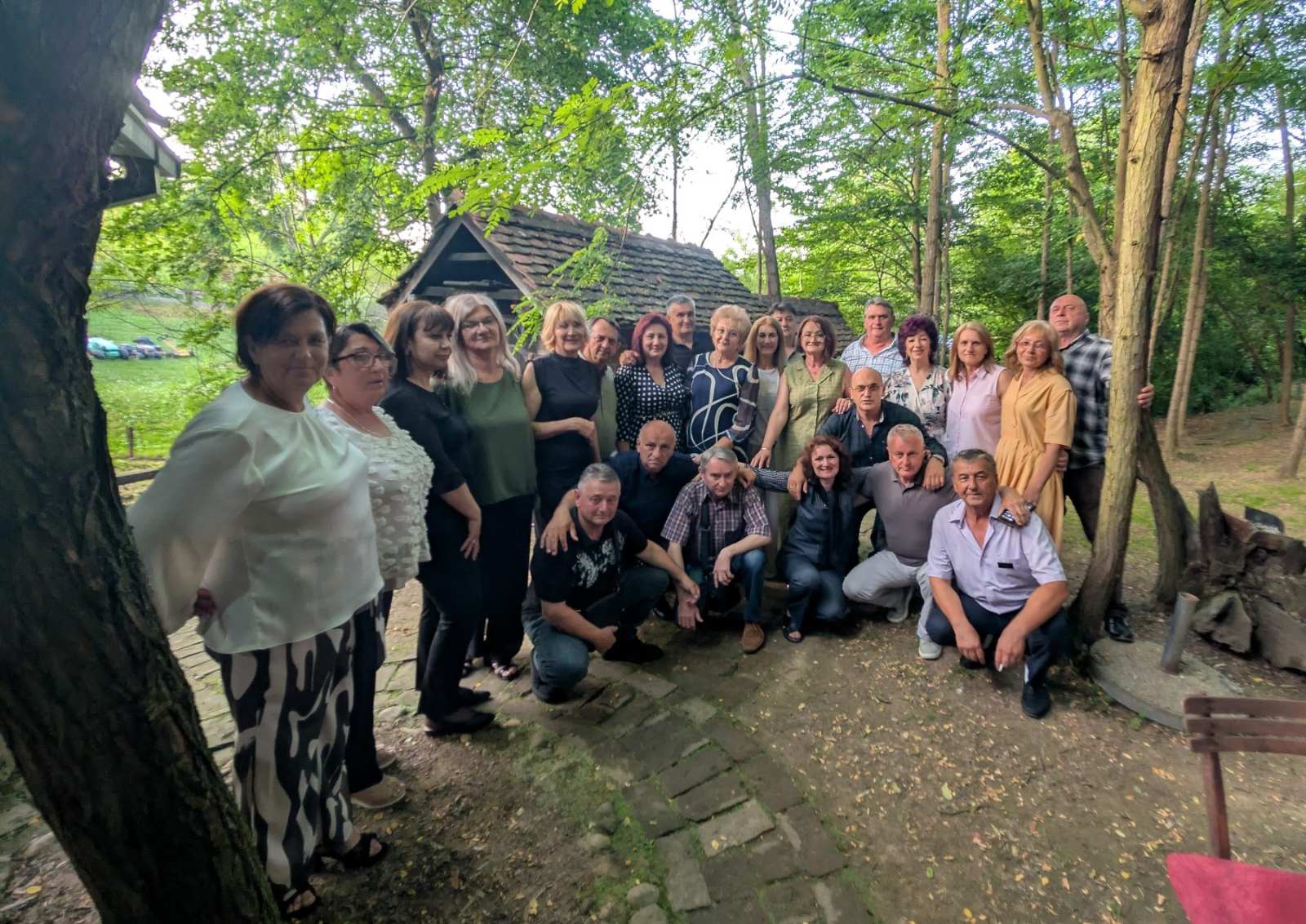 45 godina od male mature jedne od najčuvenijih generacija u Vukovom kraju: DIRLJIV SUSRET STARIH DRUGARA 45 godina od male mature jedne od najčuvenijih generacija u Vukovom kraju: DIRLJIV SUSRET STARIH DRUGARA