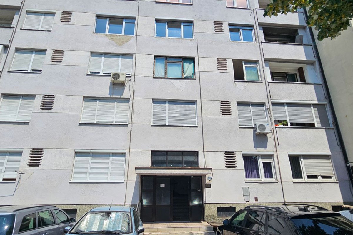 Horor u Banjaluci: Žena se mjesecima raspadala u stanu, stanari strahuju od zaraze Horor u Banjaluci: Žena se mjesecima raspadala u stanu, stanari strahuju od zaraze
