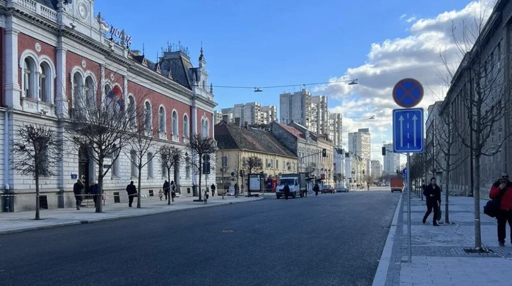 Počela „fizička blokada Zemuna“: Kontejnerima i ogradama zagrađene ulice beogradske opštine Počela „fizička blokada Zemuna“: Kontejnerima i ogradama zagrađene ulice beogradske opštine