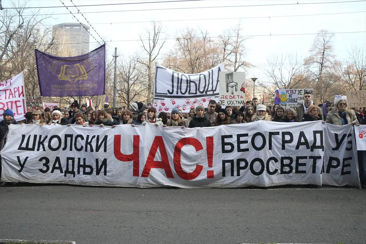 SRBIJA NA NOGAMA: Veliki protest u 34 grada, objavljen i naziv SRBIJA NA NOGAMA: Veliki protest u 34 grada, objavljen i naziv