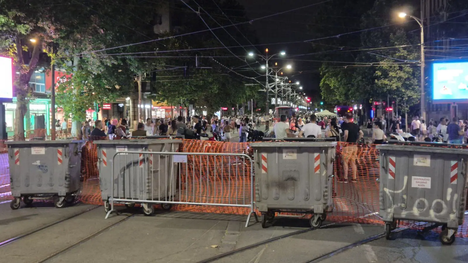 Građani sa barikada poručili: Ispunite zahtjeve, ili dižemo šatore na svim mostovima! Građani sa barikada poručili: Ispunite zahtjeve, ili dižemo šatore na svim mostovima!