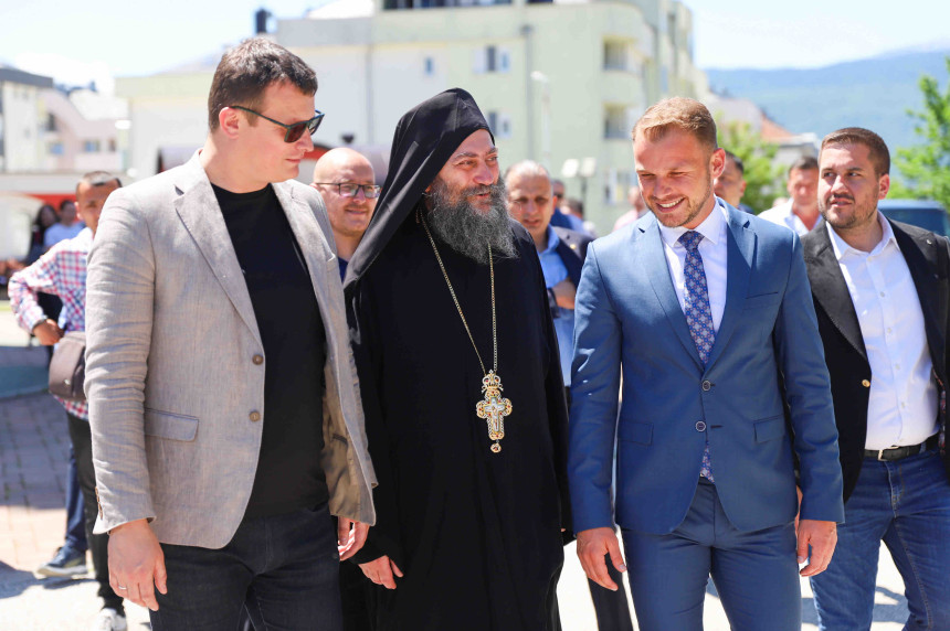Iz Hilandara stiže poruka sabornosti, snage i istrajnosti Iz Hilandara stiže poruka sabornosti, snage i istrajnosti