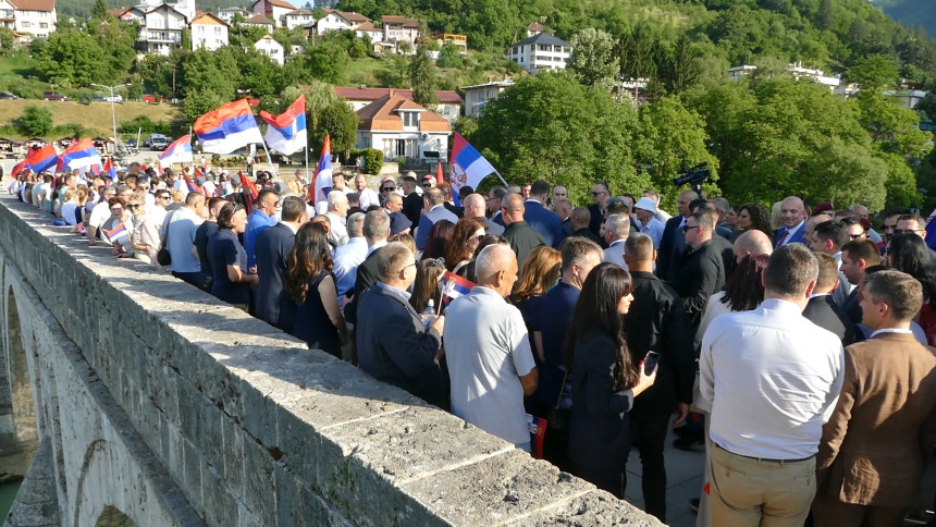 U Višegradu društvo odabrano. Pojavio se i Nenad Nešić U Višegradu društvo odabrano. Pojavio se i Nenad Nešić