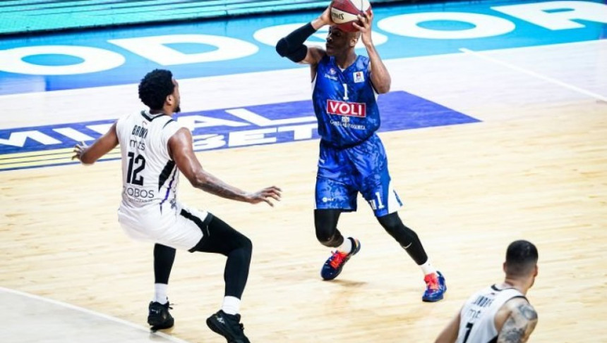 Igrači Budućnosti pobijedili Partizan u finalu ABA lige Igrači Budućnosti pobijedili Partizan u finalu ABA lige