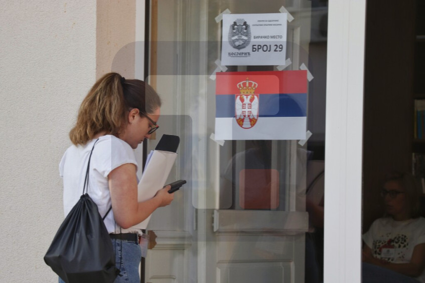 Otvorena biračka mjesta u Zaječaru i Kosjeriću