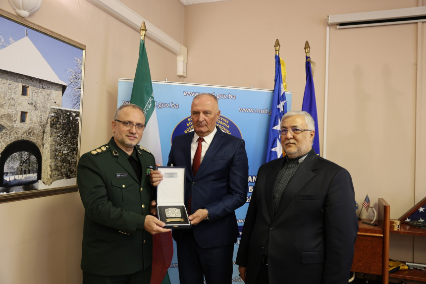 Amerika upozorila BiH i Zukana Heleza zbog Irana: To ne smijete raditi, Helez može dobiti sankcije Amerika upozorila BiH i Zukana Heleza zbog Irana: To ne smijete raditi, Helez može dobiti sankcije