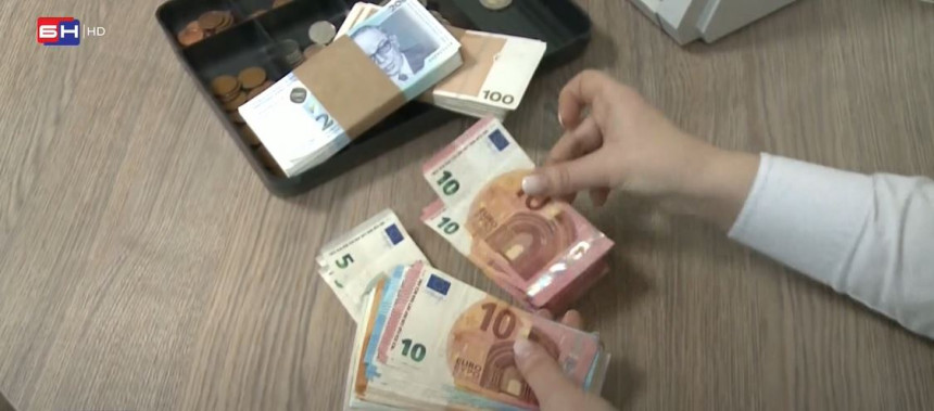 Zbog nerada Savjeta ministara sve stoji, novac se gubi Zbog nerada Savjeta ministara sve stoji, novac se gubi