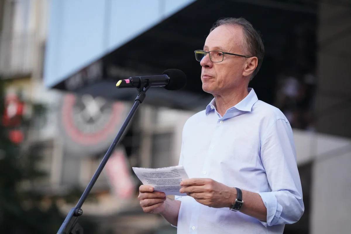 Rektor Đokić za Špigel: Studenti su budućnost, žele da žive u istinskoj demokratiji Rektor Đokić za Špigel: Studenti su budućnost, žele da žive u istinskoj demokratiji
